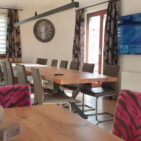 Semesterbostad Haus Alpenliebe Piesendorf