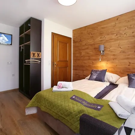 Haus Alpenliebe Semesterbostad *