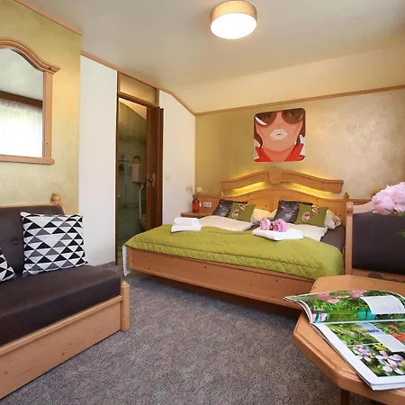 Semesterbostad Haus Alpenliebe Piesendorf